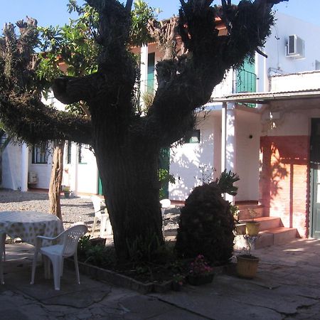 Hostel El Espanol Colonia del Sacramento Exterior photo