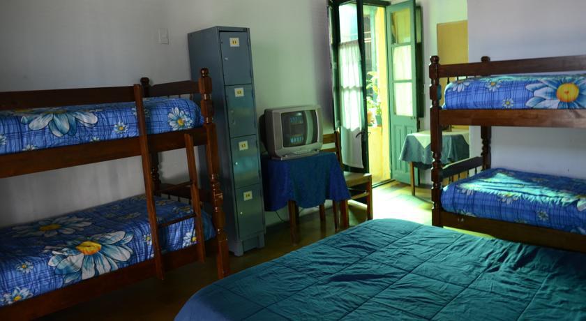 Hostel El Espanol Colonia del Sacramento Room photo