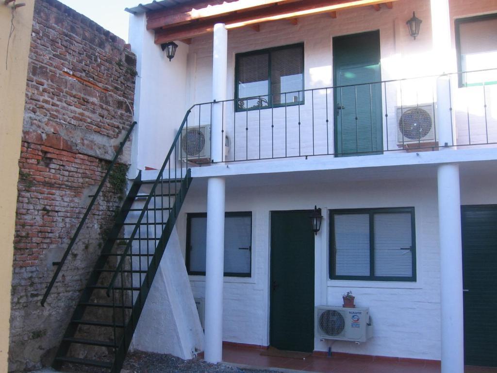 Hostel El Espanol Colonia del Sacramento Exterior photo