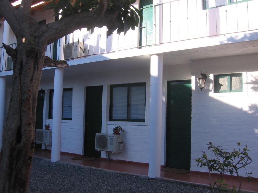 Hostel El Espanol Colonia del Sacramento Exterior photo