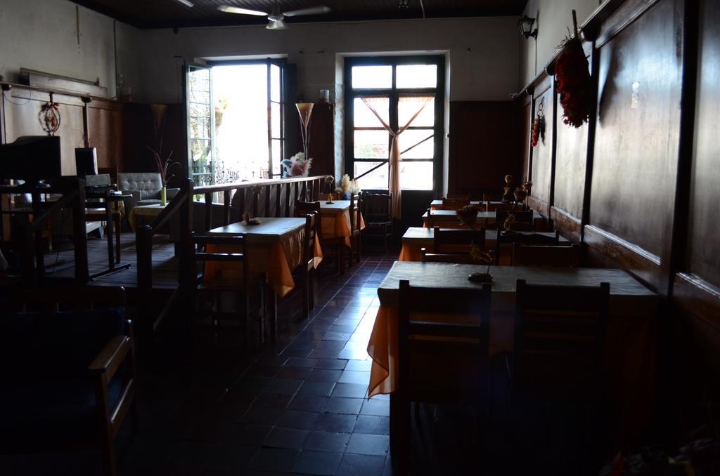 Hostel El Espanol Colonia del Sacramento Exterior photo