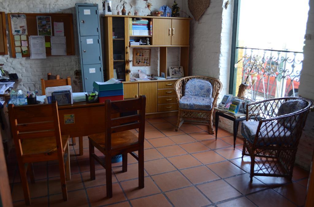 Hostel El Espanol Colonia del Sacramento Exterior photo