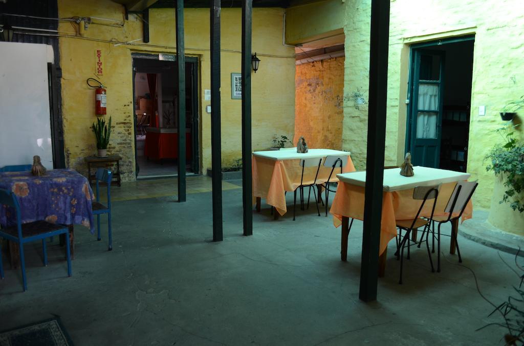 Hostel El Espanol Colonia del Sacramento Exterior photo
